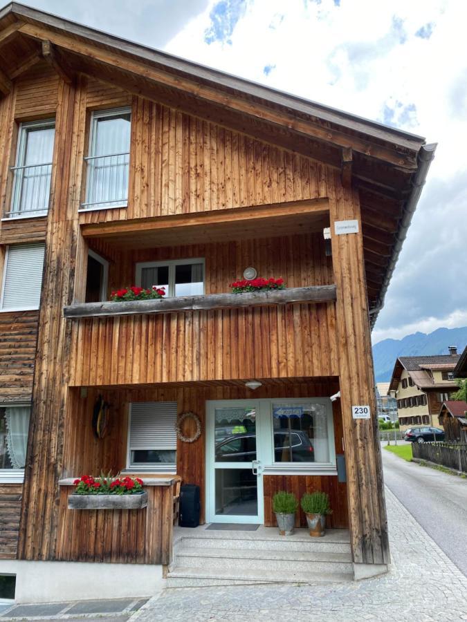 Haus Emma Apartamento Schoppernau Exterior foto